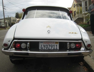 Illustration for article titled 1967 Citroën DS21 Pallas Down On The Alameda Street